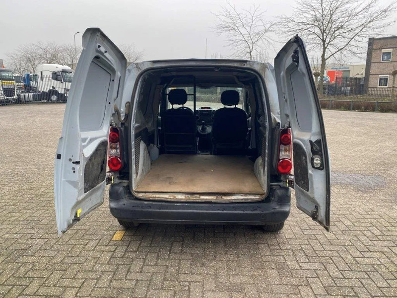 Peugeot Partner 1.6 HDI / TUV:22-11-2025 / AIRCO / CLOSED BOX / MANUAL / EURO-5 / 2013 - Väike kaubik: pilt 5 Peugeot Partner 1.6 HDI / TUV:22-11-2025 / AIRCO / CLOSED BOX / MANUAL / EURO-5 / 2013 - Väike kaubik: pilt 5