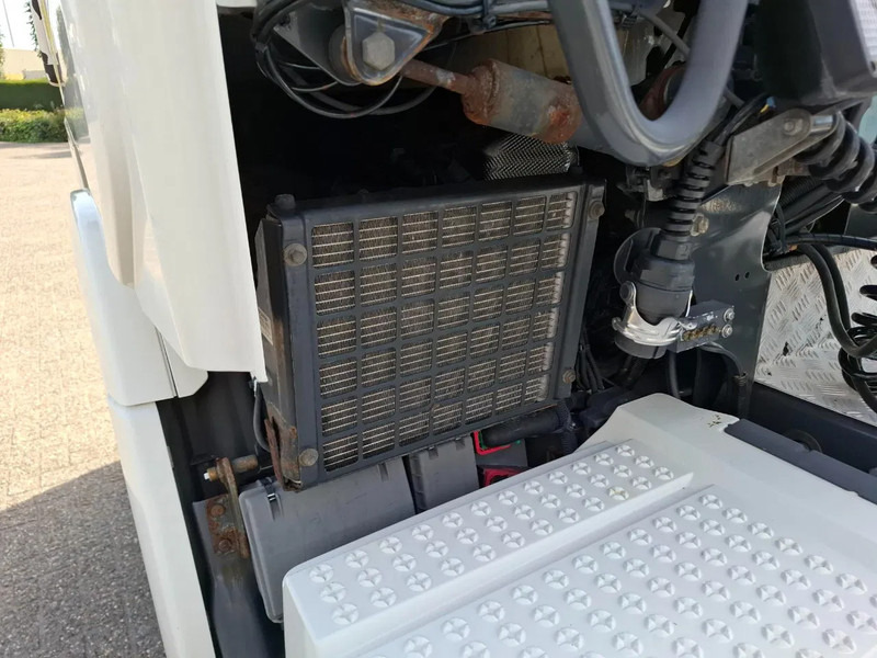 Sadulveok Scania NGS R650 V8 / 6X4 / RETARDER / 2X BIG AXLE / PARKCOOL / DOUBLE TANK / INLINER / FULL-AIR / ALCOA / LEATHER / NAVI / GEN2 V2 / EU: pilt 10 Sadulveok Scania NGS R650 V8 / 6X4 / RETARDER / 2X BIG AXLE / PARKCOOL / DOUBLE TANK / INLINER / FULL-AIR / ALCOA / LEATHER / NAVI / GEN2 V2 / EU: pilt 10