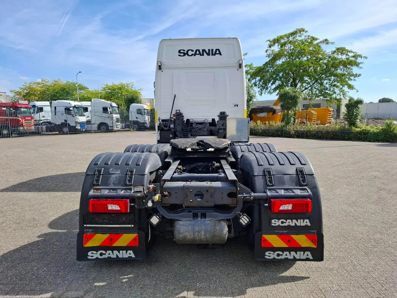 Scania NGS R650 V8 / 6X4 / RETARDER / 2X BIG AXLE / PARKCOOL / DOUBLE TANK / INLINER / FULL-AIR / ALCOA / LEATHER / NAVI / GEN2 V2 / EU - Sadulveok: pilt 4 Scania NGS R650 V8 / 6X4 / RETARDER / 2X BIG AXLE / PARKCOOL / DOUBLE TANK / INLINER / FULL-AIR / ALCOA / LEATHER / NAVI / GEN2 V2 / EU - Sadulveok: pilt 4