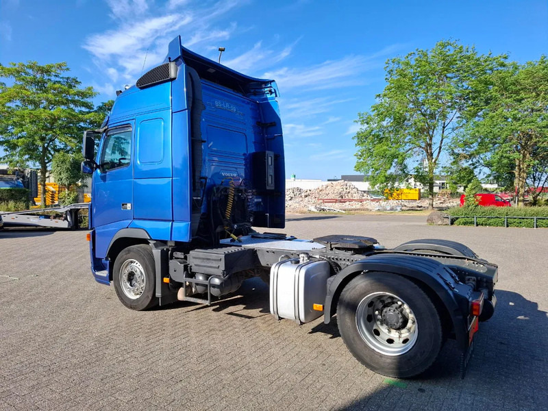 Volvo FH13-400 / HYDRAULICS / NL TRUCK / GLOBETROTTER / FRIGDE / AIRCO / AUTOMATIC / EURO-5 / 2006 - Sadulveok: pilt 3 Volvo FH13-400 / HYDRAULICS / NL TRUCK / GLOBETROTTER / FRIGDE / AIRCO / AUTOMATIC / EURO-5 / 2006 - Sadulveok: pilt 3