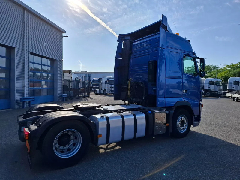 Volvo FH13-400 / HYDRAULICS / NL TRUCK / TUV:14-09-2025 / GLOBETROTTER / FRIGDE / AIRCO / AUTOMATIC / EURO-5 / 2006 - Sadulveok: pilt 5 Volvo FH13-400 / HYDRAULICS / NL TRUCK / TUV:14-09-2025 / GLOBETROTTER / FRIGDE / AIRCO / AUTOMATIC / EURO-5 / 2006 - Sadulveok: pilt 5