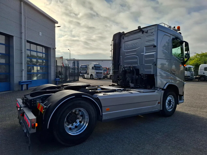 Volvo FH4-460 / HYDRAULICS / VEB+ / TUV:21-08-2025 / FRIDGE / AUTOMATIC / EURO-6 / 2015 - Sadulveok: pilt 5 Volvo FH4-460 / HYDRAULICS / VEB+ / TUV:21-08-2025 / FRIDGE / AUTOMATIC / EURO-6 / 2015 - Sadulveok: pilt 5