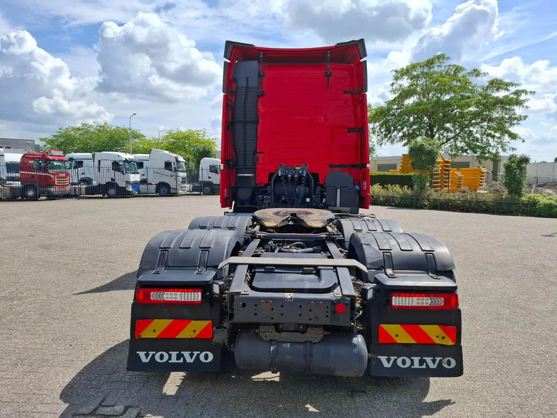 Volvo FH4-500 / VEB+ / ACC / LWDS / FRIDGE / FULL-AIR / 719722 KM / AUTOMATIC / EURO-6 / 2018 - Sadulveok: pilt 4 Volvo FH4-500 / VEB+ / ACC / LWDS / FRIDGE / FULL-AIR / 719722 KM / AUTOMATIC / EURO-6 / 2018 - Sadulveok: pilt 4