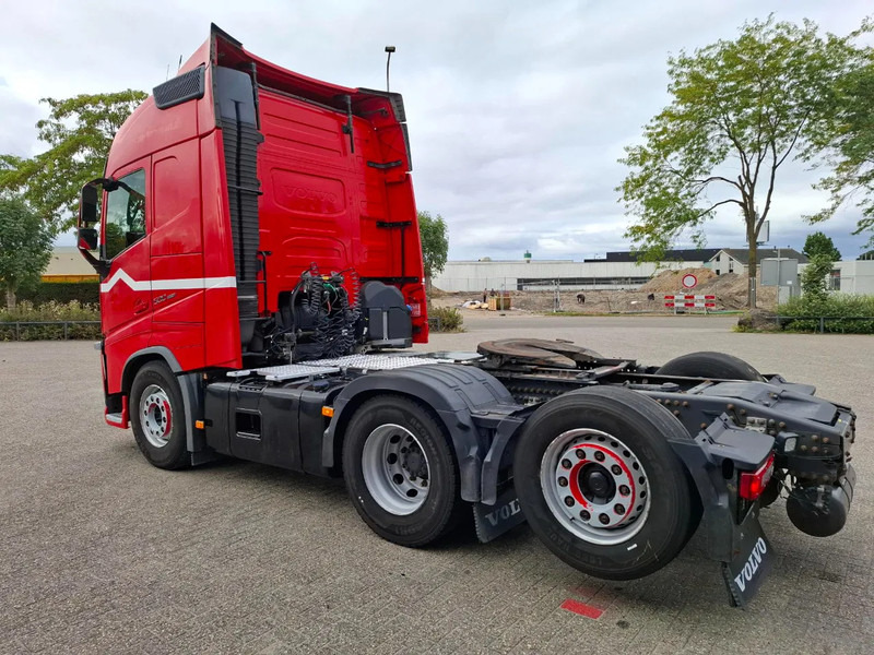 Volvo FH4-500 / VEB+ / ACC / LWDS / FULL-AIR / LIFT AXLE / 705064 KM / FRIDGE / AUTOMATIC / EURO-6 / 2018 - Sadulveok: pilt 3 Volvo FH4-500 / VEB+ / ACC / LWDS / FULL-AIR / LIFT AXLE / 705064 KM / FRIDGE / AUTOMATIC / EURO-6 / 2018 - Sadulveok: pilt 3