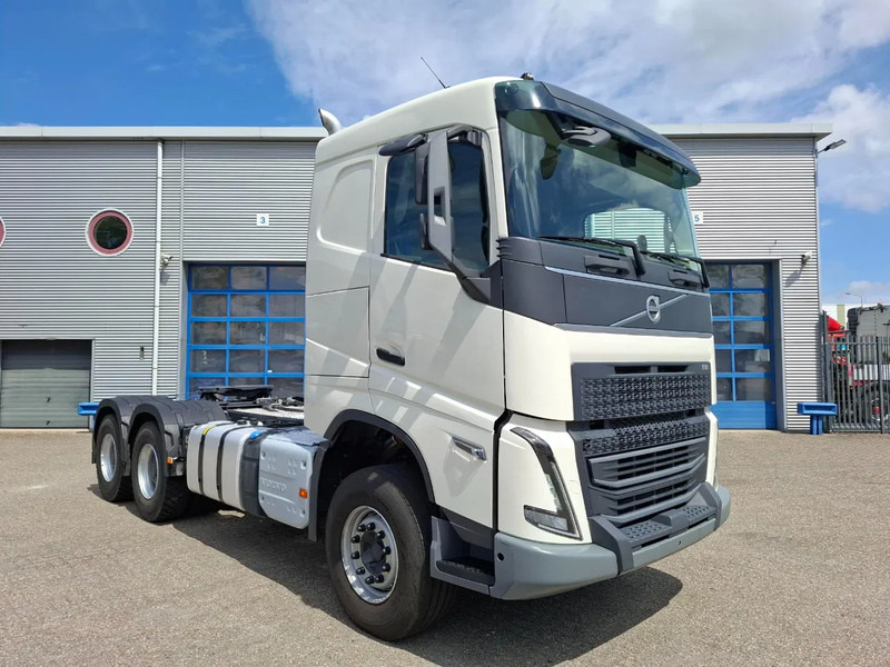 Volvo FH5-500 / 6X4 / RETARDER / HYDRAULICS / ONLY:46190 KM / BIG AXLE / 52 TON / VEB+ / ACC / LWDS / TOP CONDITION / AUTOMATIC / EURO - Sadulveok: pilt 2 Volvo FH5-500 / 6X4 / RETARDER / HYDRAULICS / ONLY:46190 KM / BIG AXLE / 52 TON / VEB+ / ACC / LWDS / TOP CONDITION / AUTOMATIC / EURO - Sadulveok: pilt 2