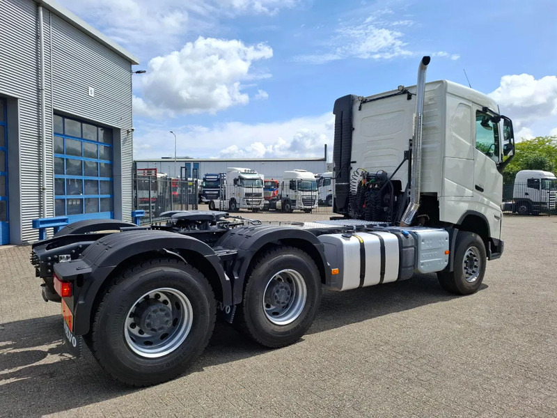 Volvo FH5-500 / 6X4 / RETARDER / HYDRAULICS / ONLY:46190 KM / BIG AXLE / 52 TON / VEB+ / ACC / LWDS / TOP CONDITION / AUTOMATIC / EURO - Sadulveok: pilt 4 Volvo FH5-500 / 6X4 / RETARDER / HYDRAULICS / ONLY:46190 KM / BIG AXLE / 52 TON / VEB+ / ACC / LWDS / TOP CONDITION / AUTOMATIC / EURO - Sadulveok: pilt 4