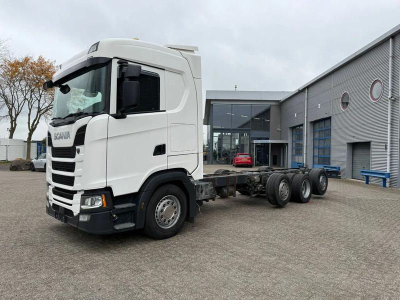Scania NGS S500 / 8X2 / RETARDER / 2X LIFT+LENKACHSE / FULL-AIR / LWDS / LEATHER / FRIDGE / AUTOMATIC / EURO-6 / 2018 - Kabiinišassiiga veoauto: pilt 1 Scania NGS S500 / 8X2 / RETARDER / 2X LIFT+LENKACHSE / FULL-AIR / LWDS / LEATHER / FRIDGE / AUTOMATIC / EURO-6 / 2018 - Kabiinišassiiga veoauto: pilt 1