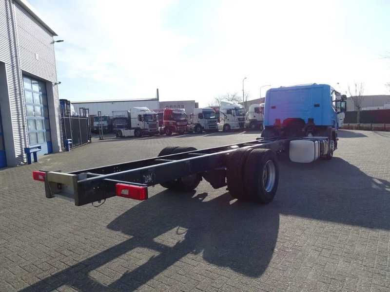 Scania P250 / AUTOMATIC / ONLY 155351 DKM / GOOD STATE / WB 5900 CM / FULL AIR / NAVI / EURO-6 / 2014 - Kabiinišassiiga veoauto: pilt 4 Scania P250 / AUTOMATIC / ONLY 155351 DKM / GOOD STATE / WB 5900 CM / FULL AIR / NAVI / EURO-6 / 2014 - Kabiinišassiiga veoauto: pilt 4