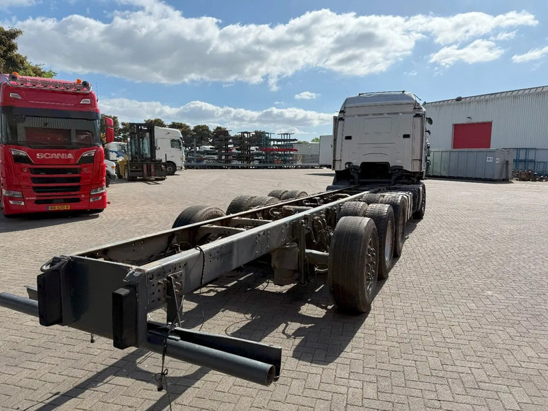 Scania R490 / 8X4 / ENGINE RUNNING / RETARDER / 9 TON FRONT AXLE / LIFT+LENKACHSE / AUTOMATIC / EURO-6 / 2017 - Kabiinišassiiga veoauto: pilt 4 Scania R490 / 8X4 / ENGINE RUNNING / RETARDER / 9 TON FRONT AXLE / LIFT+LENKACHSE / AUTOMATIC / EURO-6 / 2017 - Kabiinišassiiga veoauto: pilt 4