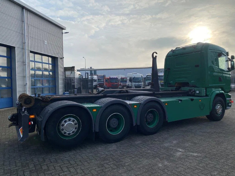 Scania R520 V8 / 8X4 / BIG AXLE / AJK HOOKLIFT 30TON / LIFT+LENKACHSE / NAVI / LEATHER / FULL-AIR / AUTOMATIC / EURO-6 / 2015 - Konkstõstukiga veoauto: pilt 5 Scania R520 V8 / 8X4 / BIG AXLE / AJK HOOKLIFT 30TON / LIFT+LENKACHSE / NAVI / LEATHER / FULL-AIR / AUTOMATIC / EURO-6 / 2015 - Konkstõstukiga veoauto: pilt 5