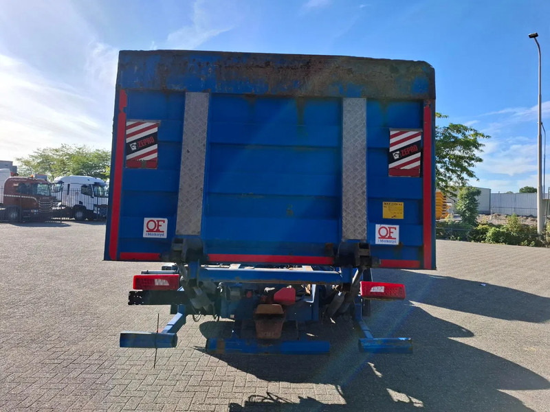Scania R580 V8 / RETARDER / LIFT+LENKACHSE / FULL-AIR / PLATFORM 2000 KG / LEATHER / AIRCO / AUTOMATIC / EURO-6 / 2015 - Kabiinišassiiga veoauto: pilt 4 Scania R580 V8 / RETARDER / LIFT+LENKACHSE / FULL-AIR / PLATFORM 2000 KG / LEATHER / AIRCO / AUTOMATIC / EURO-6 / 2015 - Kabiinišassiiga veoauto: pilt 4