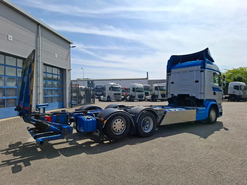 Scania R580 V8 / RETARDER / LIFT+LENKACHSE / FULL-AIR / PLATFORM 2000 KG / NAVI / LEATHER / AIRCO / AUTOMATIC / EURO-6 / 2014 - Kabiinišassiiga veoauto: pilt 5 Scania R580 V8 / RETARDER / LIFT+LENKACHSE / FULL-AIR / PLATFORM 2000 KG / NAVI / LEATHER / AIRCO / AUTOMATIC / EURO-6 / 2014 - Kabiinišassiiga veoauto: pilt 5