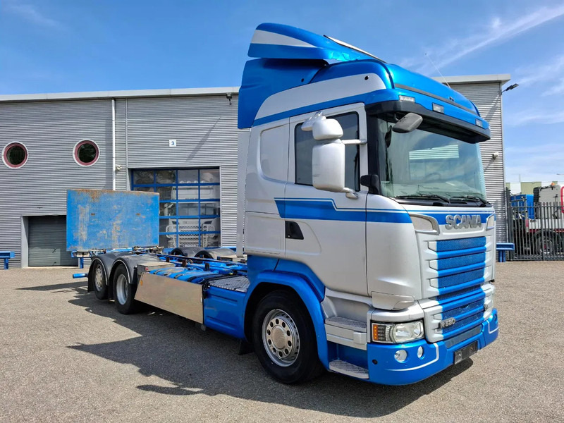Scania R580 V8 / RETARDER / LIFT+LENKACHSE / FULL-AIR / PLATFORM 2000 KG / NAVI / LEATHER / AIRCO / AUTOMATIC / EURO-6 / 2014 - Kabiinišassiiga veoauto: pilt 2 Scania R580 V8 / RETARDER / LIFT+LENKACHSE / FULL-AIR / PLATFORM 2000 KG / NAVI / LEATHER / AIRCO / AUTOMATIC / EURO-6 / 2014 - Kabiinišassiiga veoauto: pilt 2