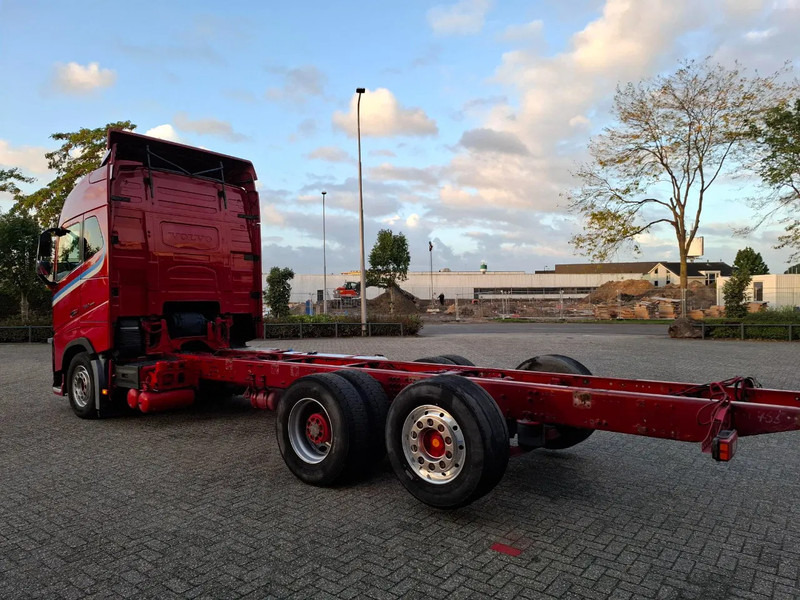 Volvo FH16-750 / BIG AXLE / VEB+ / ONLY:679711 KM / DYNAMIC STEERING / NAVI / LWDS / FULL-AIR / AUTOMATIC / EURO-6 / 2018 - Kabiinišassiiga veoauto: pilt 3 Volvo FH16-750 / BIG AXLE / VEB+ / ONLY:679711 KM / DYNAMIC STEERING / NAVI / LWDS / FULL-AIR / AUTOMATIC / EURO-6 / 2018 - Kabiinišassiiga veoauto: pilt 3