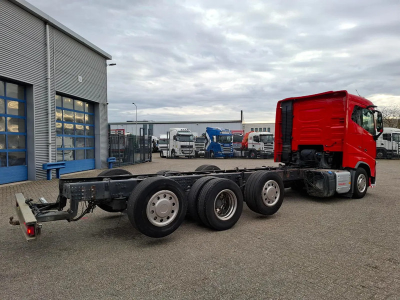 Volvo FH16-750 / VEB+ / ONLY:349761 KM / 9TON FRONT AXLE / INLINER / TECHNICAL 60TON / FULL-AIR / AUTOMATIC / EURO-6 / 2016 - Kabiinišassiiga veoauto: pilt 5 Volvo FH16-750 / VEB+ / ONLY:349761 KM / 9TON FRONT AXLE / INLINER / TECHNICAL 60TON / FULL-AIR / AUTOMATIC / EURO-6 / 2016 - Kabiinišassiiga veoauto: pilt 5