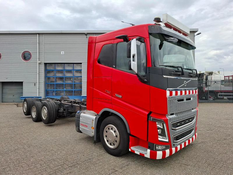Volvo FH16-750 / VEB+ / ONLY:349761 KM / 9TON FRONT AXLE / INLINER / TECHNICAL 60TON / FULL-AIR / AUTOMATIC / EURO-6 / 2016 - Kabiinišassiiga veoauto: pilt 2 Volvo FH16-750 / VEB+ / ONLY:349761 KM / 9TON FRONT AXLE / INLINER / TECHNICAL 60TON / FULL-AIR / AUTOMATIC / EURO-6 / 2016 - Kabiinišassiiga veoauto: pilt 2