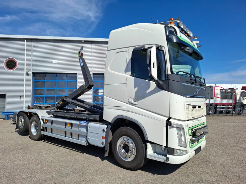 Volvo FH4-500 / VEB+ / HOOK 22 TON / LIFT+LENKACHSE / TUV:02-02-2026 / FULL-AIR / LWDS / NAVI / ALCOA / AUTOMATIC / EURO-6 / 2017 - Konkstõstukiga veoauto: pilt 4 Volvo FH4-500 / VEB+ / HOOK 22 TON / LIFT+LENKACHSE / TUV:02-02-2026 / FULL-AIR / LWDS / NAVI / ALCOA / AUTOMATIC / EURO-6 / 2017 - Konkstõstukiga veoauto: pilt 4