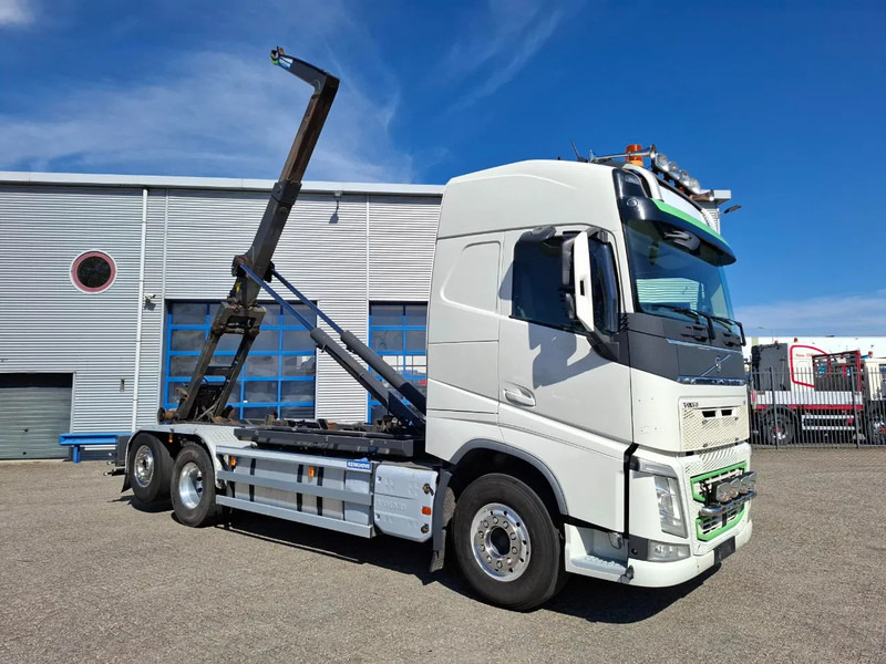 Volvo FH4-500 / VEB+ / HOOK 22 TON / LIFT+LENKACHSE / TUV:02-02-2026 / FULL-AIR / LWDS / NAVI / ALCOA / AUTOMATIC / EURO-6 / 2017 - Konkstõstukiga veoauto: pilt 3 Volvo FH4-500 / VEB+ / HOOK 22 TON / LIFT+LENKACHSE / TUV:02-02-2026 / FULL-AIR / LWDS / NAVI / ALCOA / AUTOMATIC / EURO-6 / 2017 - Konkstõstukiga veoauto: pilt 3