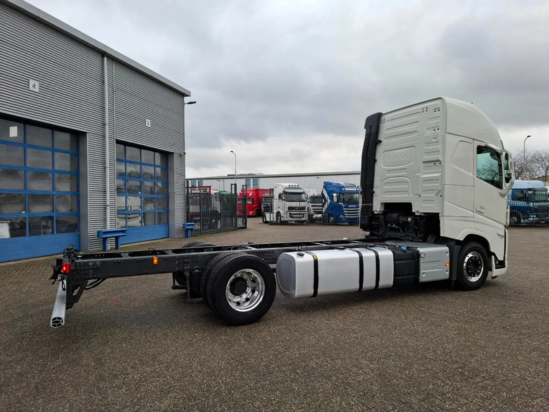 Volvo FH5-500 / XL / VEB+ / I-SAVE / I-PARKCOOL / ONLY:175784 KM / GERMAN TRUCK / FULL-AIR / WB:490 / ALCOA / LEATHER / 2023 - Kabiinišassiiga veoauto: pilt 5 Volvo FH5-500 / XL / VEB+ / I-SAVE / I-PARKCOOL / ONLY:175784 KM / GERMAN TRUCK / FULL-AIR / WB:490 / ALCOA / LEATHER / 2023 - Kabiinišassiiga veoauto: pilt 5