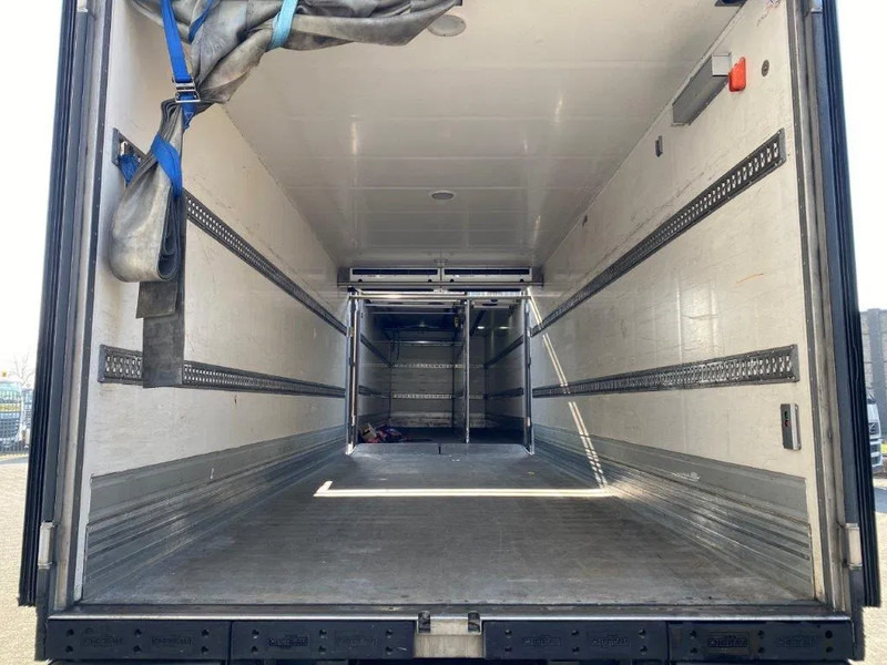 Volvo FM4-420 / COMPLETE COOL+FREEZE COMBI / CHEREAU / THROUGH-LOADING SYSTEM / 2XPLATFORM DHOLLANDIA / FREEZING LOCK / AUTOMATIC / EU - Külmutiga veoauto: pilt 5 Volvo FM4-420 / COMPLETE COOL+FREEZE COMBI / CHEREAU / THROUGH-LOADING SYSTEM / 2XPLATFORM DHOLLANDIA / FREEZING LOCK / AUTOMATIC / EU - Külmutiga veoauto: pilt 5