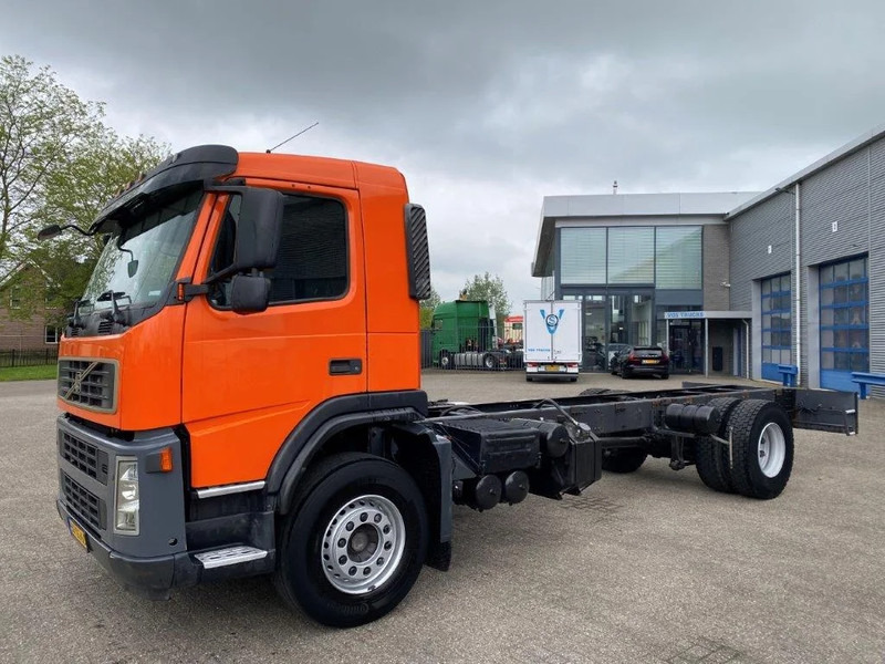 Volvo FM9-260 / HYDRAULICS / NL TRUCK / AUTOMATIC / EURO-3 / 2005 - Kabiinišassiiga veoauto: pilt 1 Volvo FM9-260 / HYDRAULICS / NL TRUCK / AUTOMATIC / EURO-3 / 2005 - Kabiinišassiiga veoauto: pilt 1