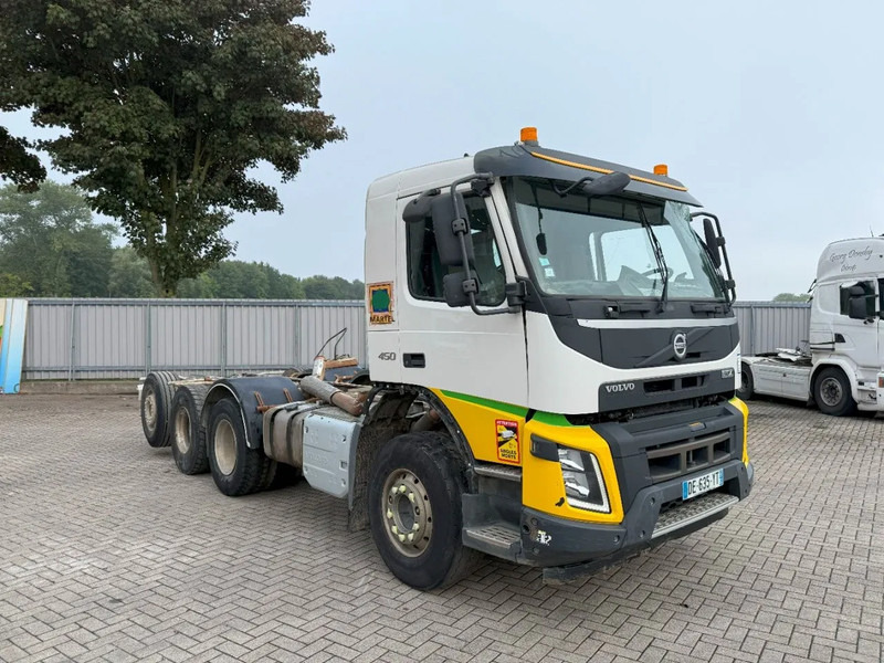 Volvo FMX 450 / ENGINE RUNNING / 8X4 / VEB / ONLY:260642 KM / PTO / LIFT+LENKACHSE / ALCOA / AUTOMATIC / EURO-6 / 2014 - Kabiinišassiiga veoauto: pilt 2 Volvo FMX 450 / ENGINE RUNNING / 8X4 / VEB / ONLY:260642 KM / PTO / LIFT+LENKACHSE / ALCOA / AUTOMATIC / EURO-6 / 2014 - Kabiinišassiiga veoauto: pilt 2