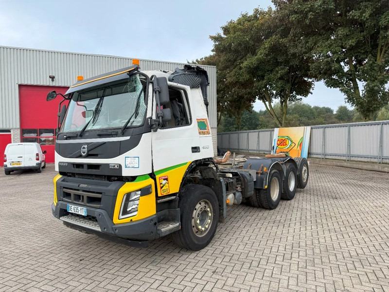 Volvo FMX 450 / ENGINE RUNNING / 8X4 / VEB / ONLY:260642 KM / PTO / LIFT+LENKACHSE / ALCOA / AUTOMATIC / EURO-6 / 2014 - Kabiinišassiiga veoauto: pilt 1 Volvo FMX 450 / ENGINE RUNNING / 8X4 / VEB / ONLY:260642 KM / PTO / LIFT+LENKACHSE / ALCOA / AUTOMATIC / EURO-6 / 2014 - Kabiinišassiiga veoauto: pilt 1