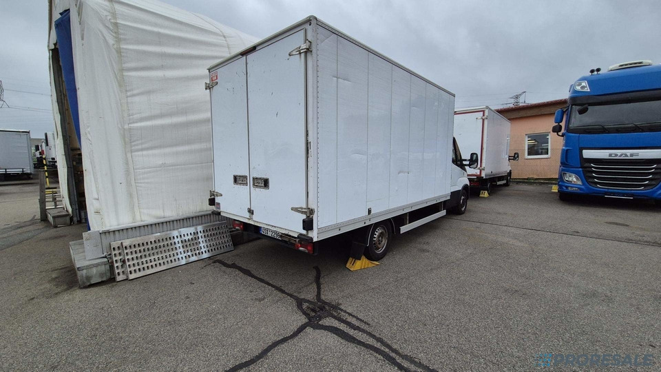 IVECO DAILY 35S16 skříň - 8 palet - Tarbesõiduk furgoon: pilt 4 IVECO DAILY 35S16 skříň - 8 palet - Tarbesõiduk furgoon: pilt 4