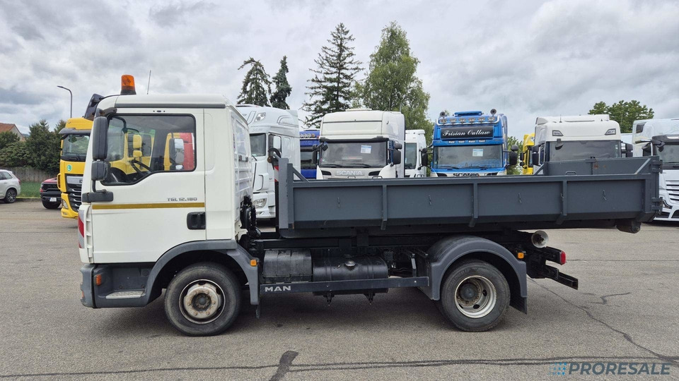 MAN TGL 12.180 4x2 BB EURO 3 - Hákový nosič kontejnerů - Konkstõstukiga veoauto: pilt 3 MAN TGL 12.180 4x2 BB EURO 3 - Hákový nosič kontejnerů - Konkstõstukiga veoauto: pilt 3