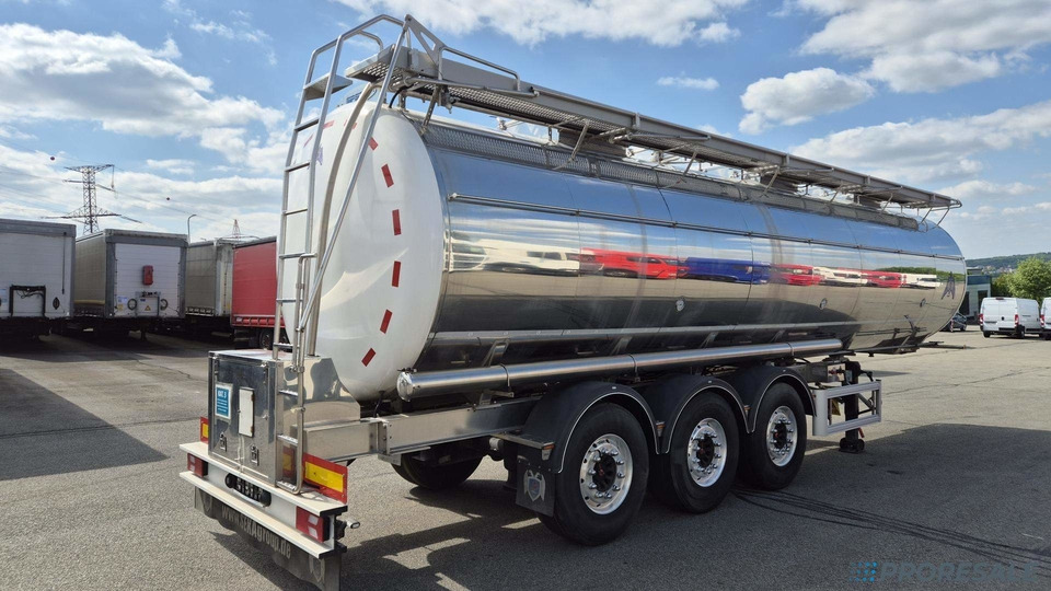 OSTATNÍ SEKA SPSTT/11C/38A1 - Potravinářská cisterna výpustná 31 m3 - 3 komory - Tsistern poolhaagis: pilt 3 OSTATNÍ SEKA SPSTT/11C/38A1 - Potravinářská cisterna výpustná 31 m3 - 3 komory - Tsistern poolhaagis: pilt 3