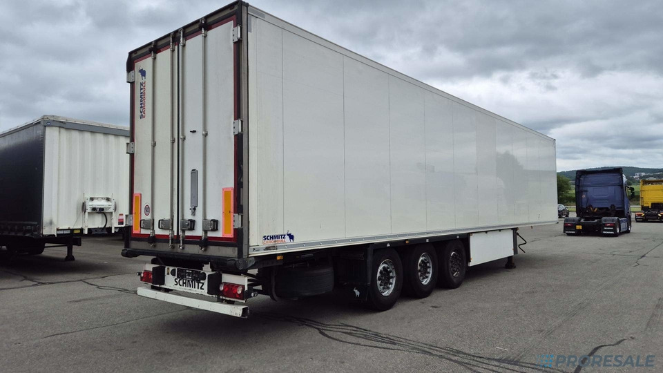 SCHMITZ CARGOBULL SKO 24/L - 13.4 FP60 COOL - mrazírenský - MULTITEMP + dělící stěna + agregát THERMO KING SLXi SPECTRUM - Külmutiga poolhaagis: pilt 4 SCHMITZ CARGOBULL SKO 24/L - 13.4 FP60 COOL - mrazírenský - MULTITEMP + dělící stěna + agregát THERMO KING SLXi SPECTRUM - Külmutiga poolhaagis: pilt 4