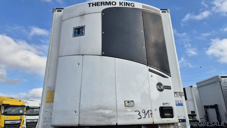 SCHMITZ CARGOBULL SKO 24/L - 13.4 FP60 COOL - mrazírenský - MULTITEMP + dělící stěna + dvojitá podlaha + agregát THERMO KING SLXi SPECTRUM - Külmutiga poolhaagis: pilt 4 SCHMITZ CARGOBULL SKO 24/L - 13.4 FP60 COOL - mrazírenský - MULTITEMP + dělící stěna + dvojitá podlaha + agregát THERMO KING SLXi SPECTRUM - Külmutiga poolhaagis: pilt 4