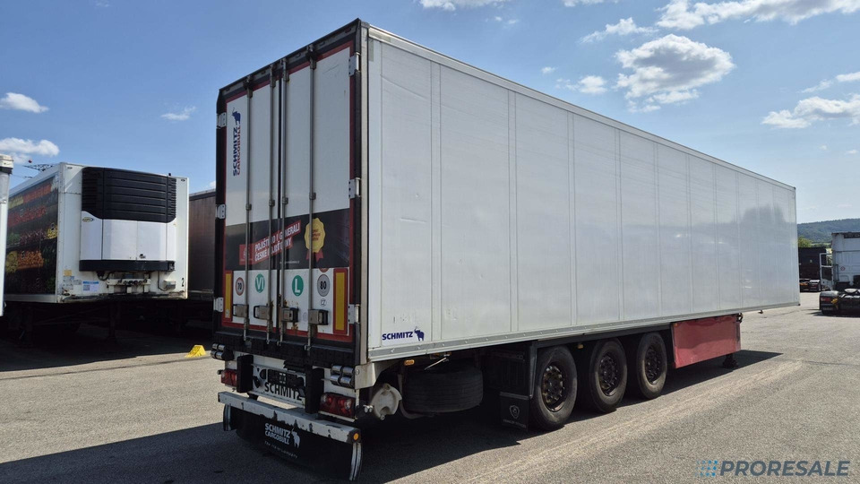 SCHMITZ CARGOBULL SKO 24/L - 13.4 FP60 COOL - mrazírenský návěs + diesel-ekektrický agregát CARRIER MAXIMA 1300 - Külmutiga poolhaagis: pilt 3 SCHMITZ CARGOBULL SKO 24/L - 13.4 FP60 COOL - mrazírenský návěs + diesel-ekektrický agregát CARRIER MAXIMA 1300 - Külmutiga poolhaagis: pilt 3