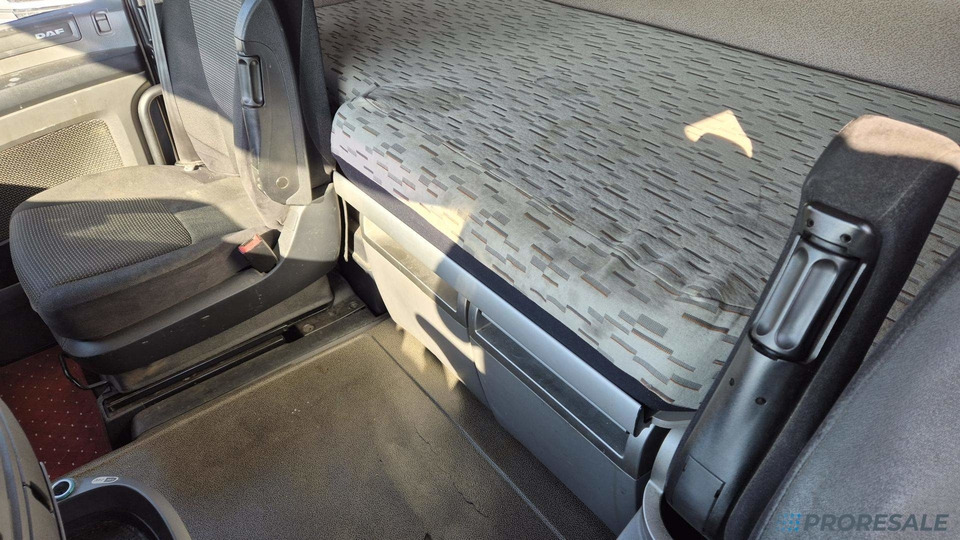 DAF XF 460 FT LOW DECK SSC EURO 6 - Sadulveok: pilt 5 DAF XF 460 FT LOW DECK SSC EURO 6 - Sadulveok: pilt 5