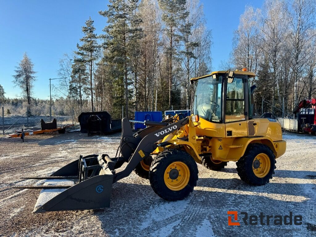 Hjullastare Volvo L30G med redskap - Ehitusmasinad: pilt 1 Hjullastare Volvo L30G med redskap - Ehitusmasinad: pilt 1