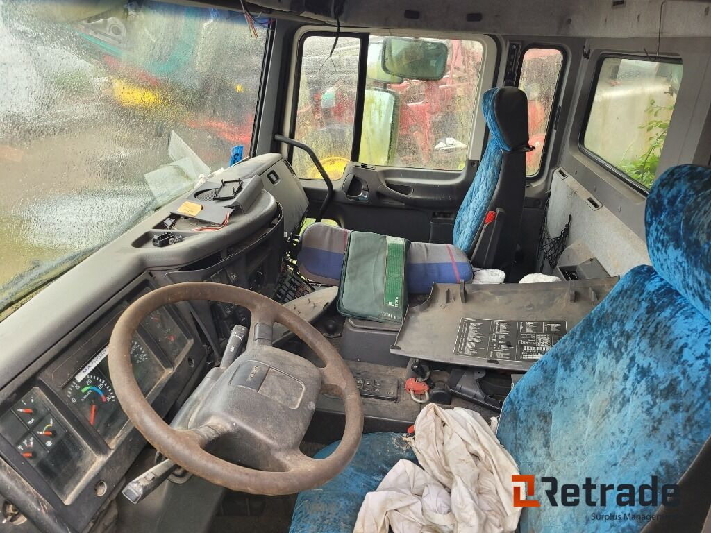Hytt till Volvo FL6 - 2001 - Kabiin - Veoauto: pilt 4 Hytt till Volvo FL6 - 2001 - Kabiin - Veoauto: pilt 4