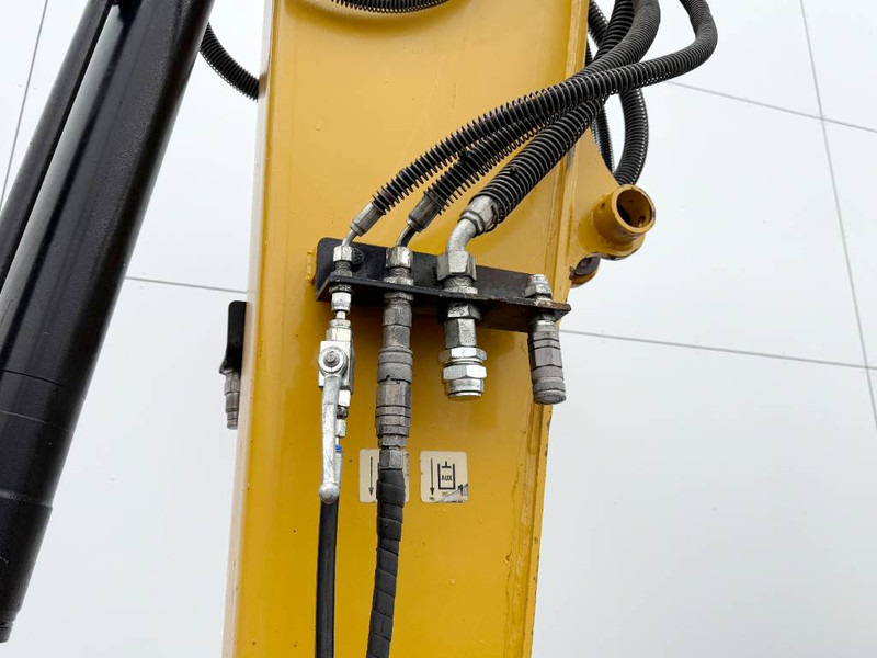 Miniekskavaator Cat 308CR 07A - Joystick Ride / Tilting Bucket: pilt 13