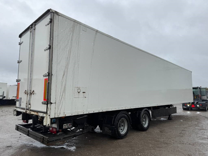 Fruehauf ONCRK 32-220 A - Taillift / Forced Steering - Furgoonpoolhaagis: pilt 4 Fruehauf ONCRK 32-220 A - Taillift / Forced Steering - Furgoonpoolhaagis: pilt 4