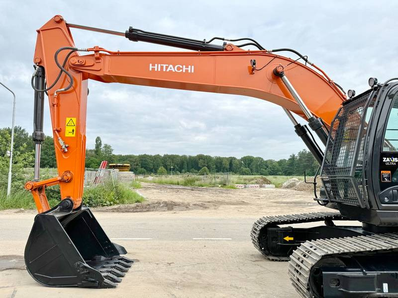 Lintekskavaator Hitachi ZX220LC-5G / 2025 ULTRA MODEL / ISUZU ENGINE: pilt 9