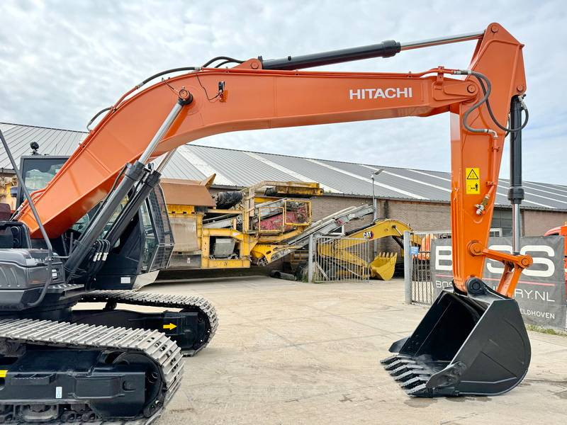 Lintekskavaator Hitachi ZX220LC-5G / 2025 ULTRA MODEL / ISUZU ENGINE: pilt 10