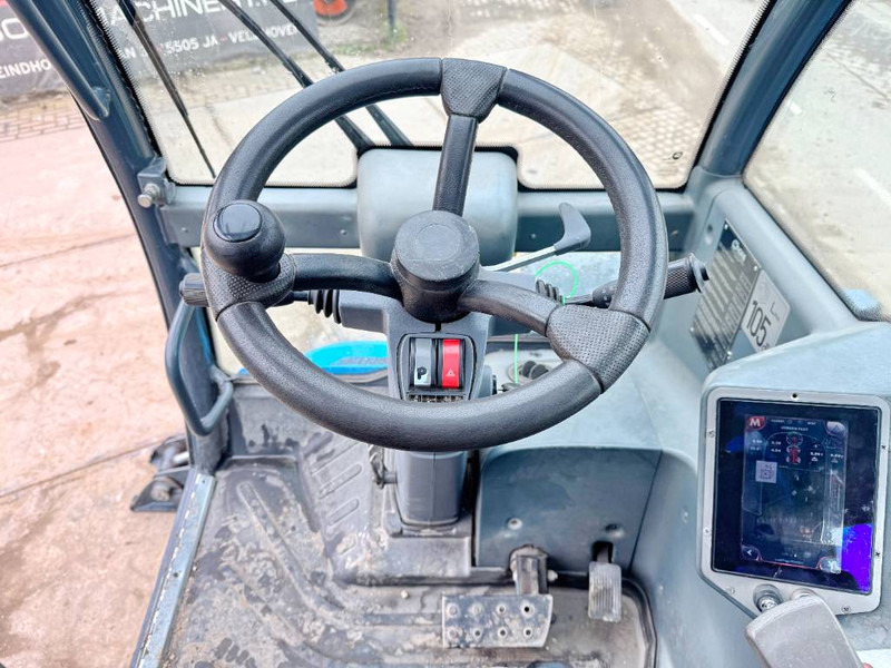 Teleskooplaadur MAGNI RTH5.21 - Remote Control / 4 Wheel Steering: pilt 7