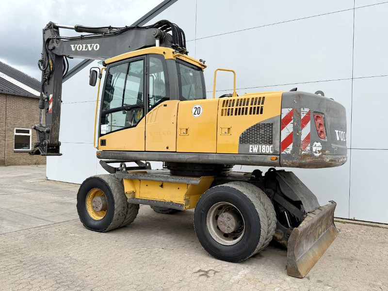 Volvo EW180C - Dutch Machine / Triple Boom - Ratastel ekskavaator: pilt 3 Volvo EW180C - Dutch Machine / Triple Boom - Ratastel ekskavaator: pilt 3