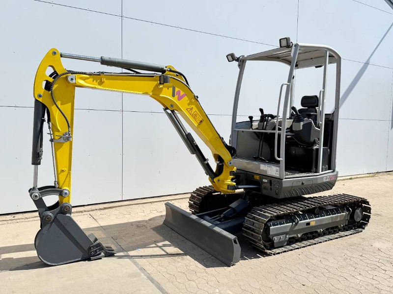 WACKER NEUSON EZ26 Zero Tail - Hammer Lines / Trench Bucket - Miniekskavaator: pilt 2 WACKER NEUSON EZ26 Zero Tail - Hammer Lines / Trench Bucket - Miniekskavaator: pilt 2