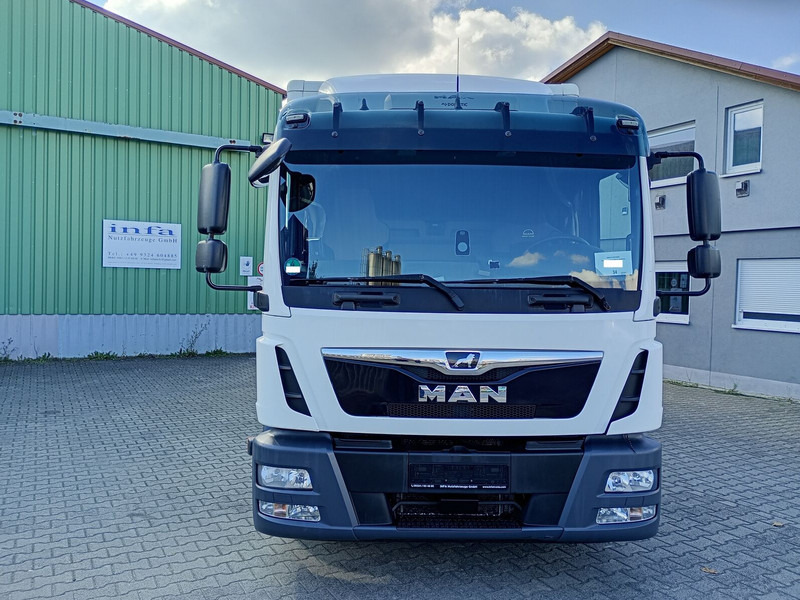 MAN 12.250 Koffer 4X2 Euro6 gFH Standklima LBW AHK (34) - Kasti veoauto: pilt 3 MAN 12.250 Koffer 4X2 Euro6 gFH Standklima LBW AHK (34) - Kasti veoauto: pilt 3