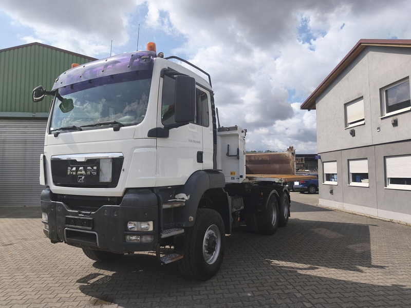 MAN MAN TGS 26.440 Kipper 6x6 Bordmatik Rollplane AHK Euro 5 - Kallurauto: pilt 1 MAN MAN TGS 26.440 Kipper 6x6 Bordmatik Rollplane AHK Euro 5 - Kallurauto: pilt 1