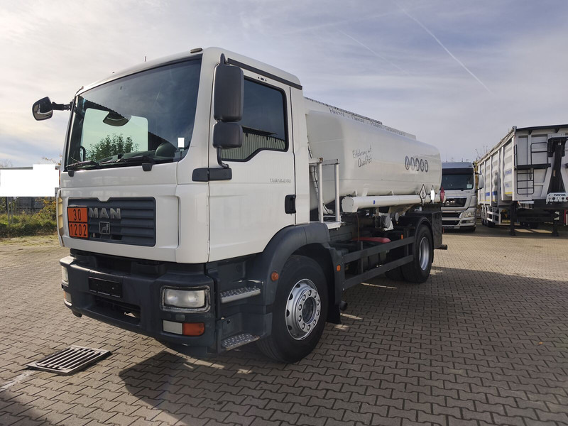 MAN TGM 18.240 12.400 l - Tsisternauto: pilt 1 MAN TGM 18.240 12.400 l - Tsisternauto: pilt 1
