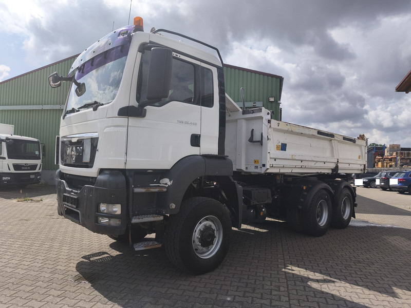 MAN TGS 26.400 6x6 GL Meiller Dreiseitenkipper Bordmatik Plane Euro - Kallurauto: pilt 3 MAN TGS 26.400 6x6 GL Meiller Dreiseitenkipper Bordmatik Plane Euro - Kallurauto: pilt 3