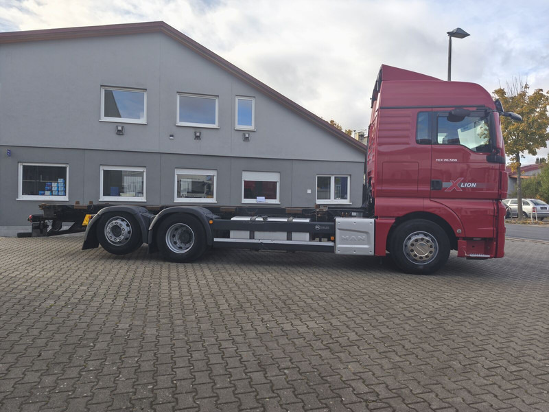 MAN TGX 26.500 BDF 6x2 Euro 6 Retarder Standard Lift+Lenk Euro 6 (29 - Kabiinišassiiga veoauto: pilt 4 MAN TGX 26.500 BDF 6x2 Euro 6 Retarder Standard Lift+Lenk Euro 6 (29 - Kabiinišassiiga veoauto: pilt 4