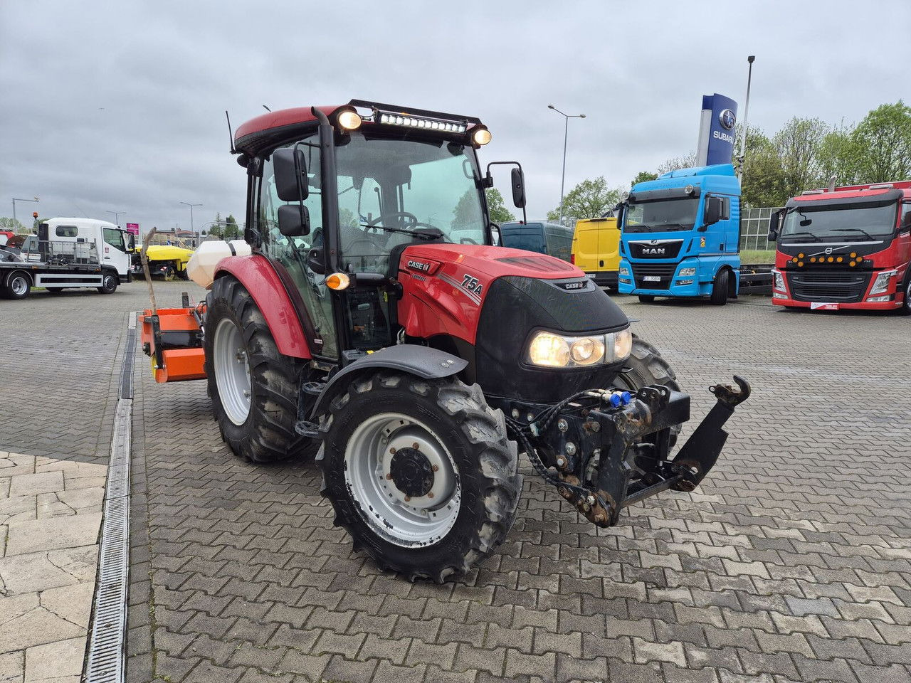 Case IH Farmall 75 / 2022 / Only 1853 MTH / Sweeper + Plow Extra / 1 OWN - Traktor: pilt 1 Case IH Farmall 75 / 2022 / Only 1853 MTH / Sweeper + Plow Extra / 1 OWN - Traktor: pilt 1