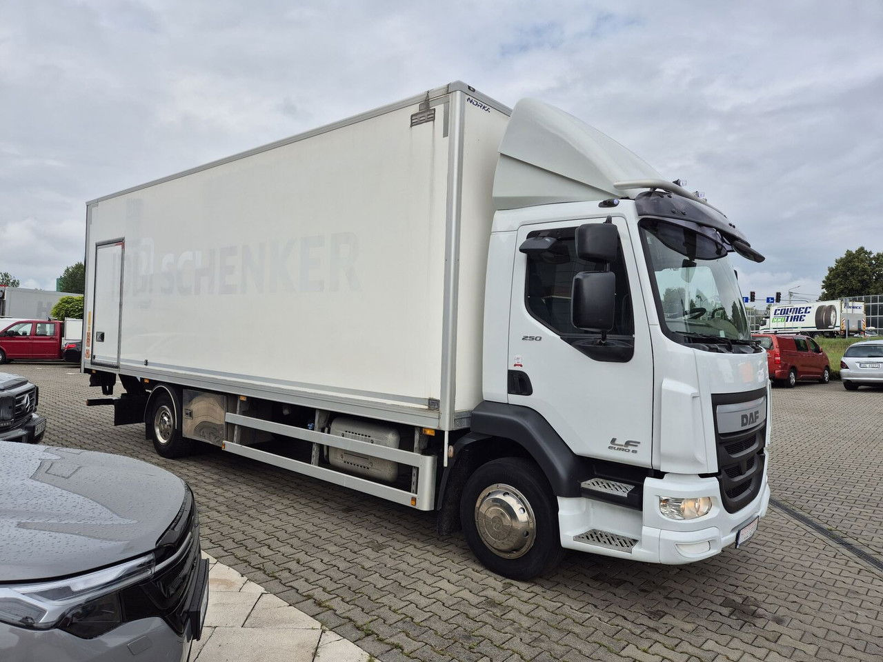 DAF LF 250 FA / Euro 6 / 18 EP / 3 Seats / 1 Owner - Kasti veoauto: pilt 5 DAF LF 250 FA / Euro 6 / 18 EP / 3 Seats / 1 Owner - Kasti veoauto: pilt 5